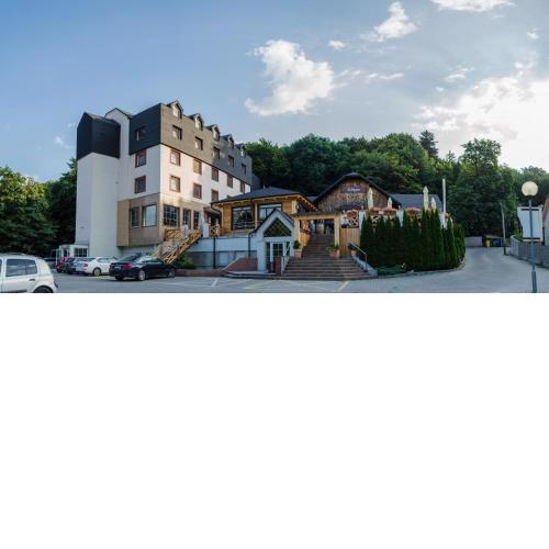 Hotel West