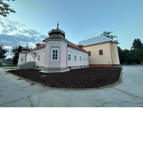 Kaštieľ Ladce
