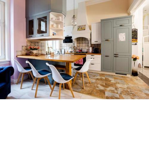 ROOMS in a Luxury designer period apartment in Old Town by presidential palace