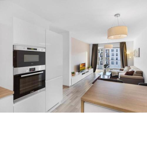 Sunflower - Modern large charming apartment with balcony
