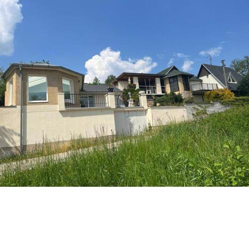 VILLA Sebe